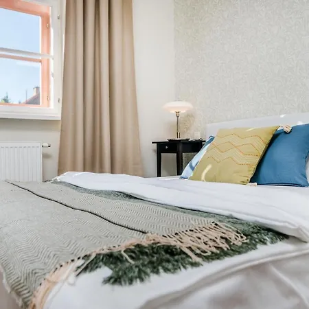 Days - Bright - Fast Wifi - Quiet Area Apartment
