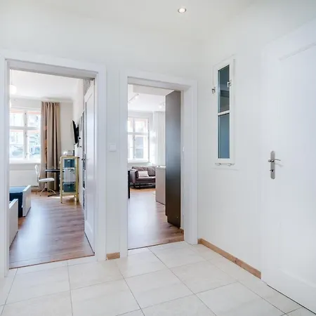 Days - Bright - Fast Wifi - Quiet Area Apartmán *