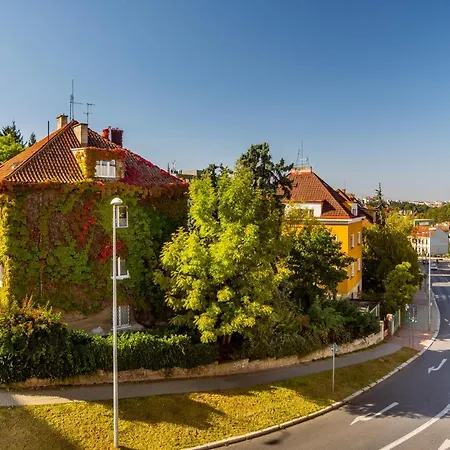 Days - Bright - Fast Wifi - Quiet Area Apartment