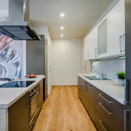 Days - Bright - Fast Wifi - Quiet Area Apartment *