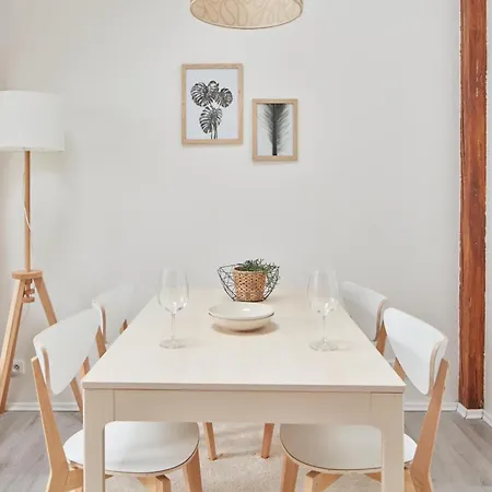 Days - Bright - Fast Wifi - Quiet Area
