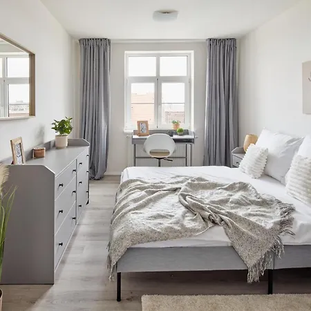 Apartment Days - Bright - Fast Wifi - Quiet Area *