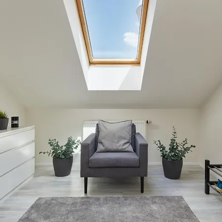 Days - Bright - Fast Wifi - Quiet Area Apartment *