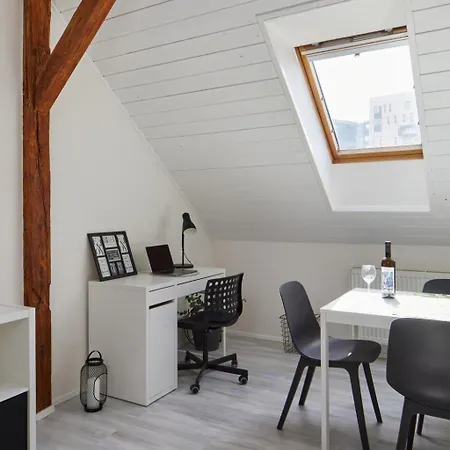 Days - Bright - Fast Wifi - Quiet Area