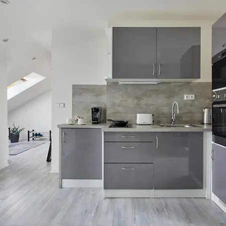 Days - Bright - Fast Wifi - Quiet Area Apartment *