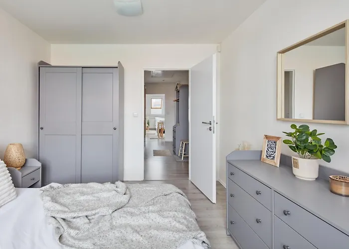 Days - Bright - Fast Wifi - Quiet Area *