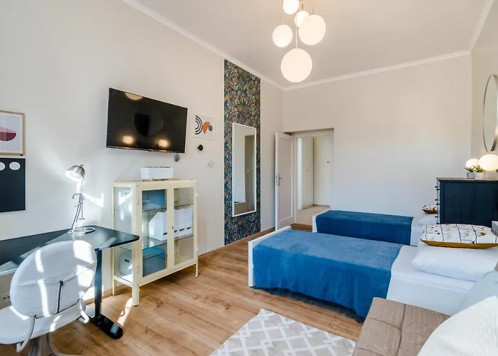 Days - Bright - Fast Wifi - Quiet Area *