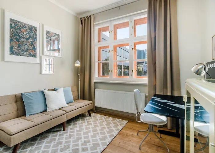 Days - Bright - Fast Wifi - Quiet Area פראג