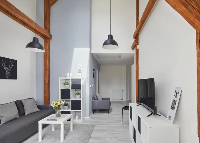 Days - Bright - Fast Wifi - Quiet Area