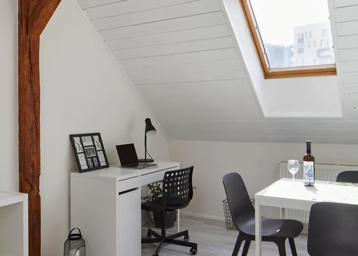 Days - Bright - Fast Wifi - Quiet Area