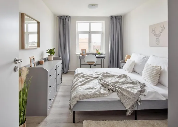 Daire Days - Bright - Fast Wifi - Quiet Area *